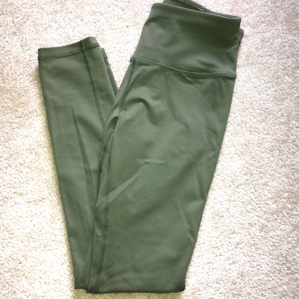 Queenieke army green leggings